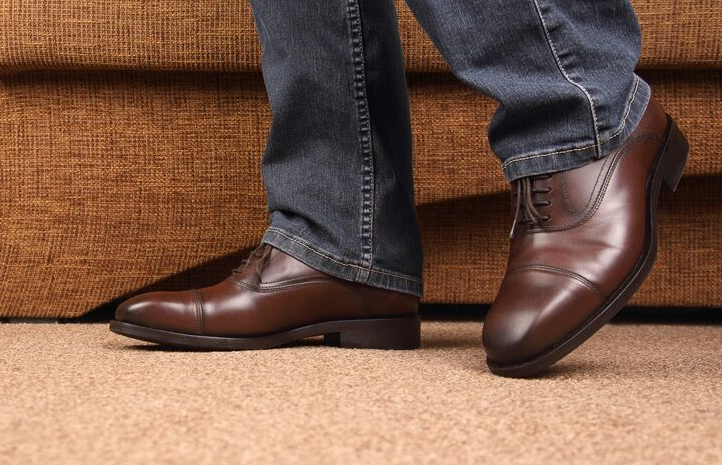 Botina clássica ou bota de couro: qual modelo combina mais com seu estilo?